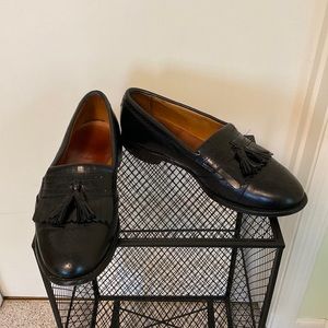 Allen Edmonds Bridgetown Black Leather Tassel Mens 11 D loafer. Great condition